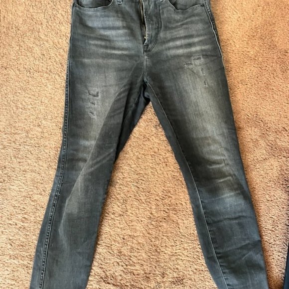 Good American Good Curve Crop Jeans - Picture 4 of 4